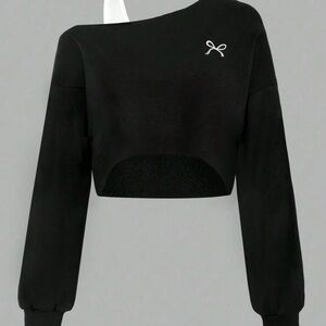 Cropped Black Sweatshirt with Small White Bow